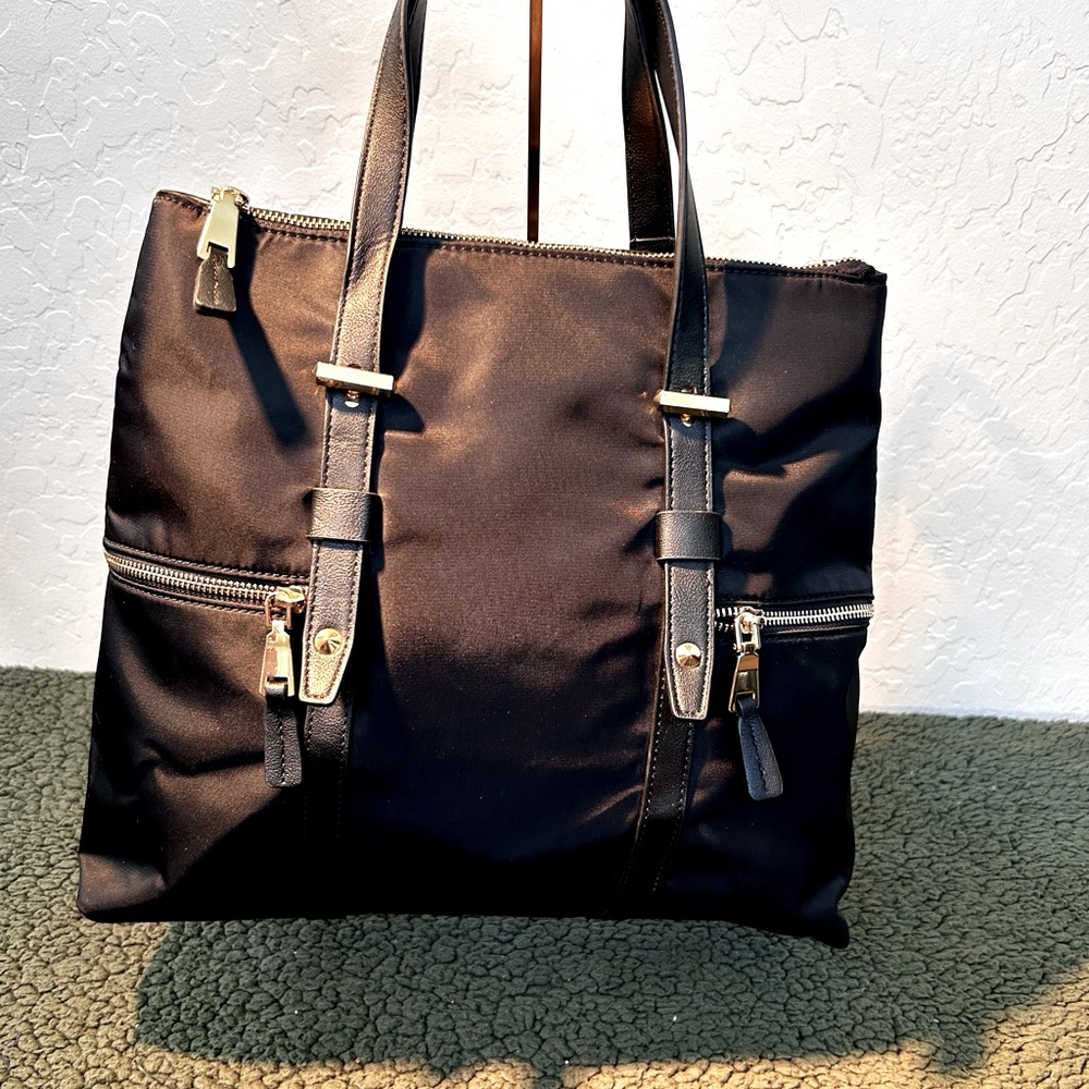 International Concepts black back pack